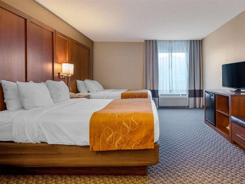 Comfort Suites South Haven Near I-96 Экстерьер фото