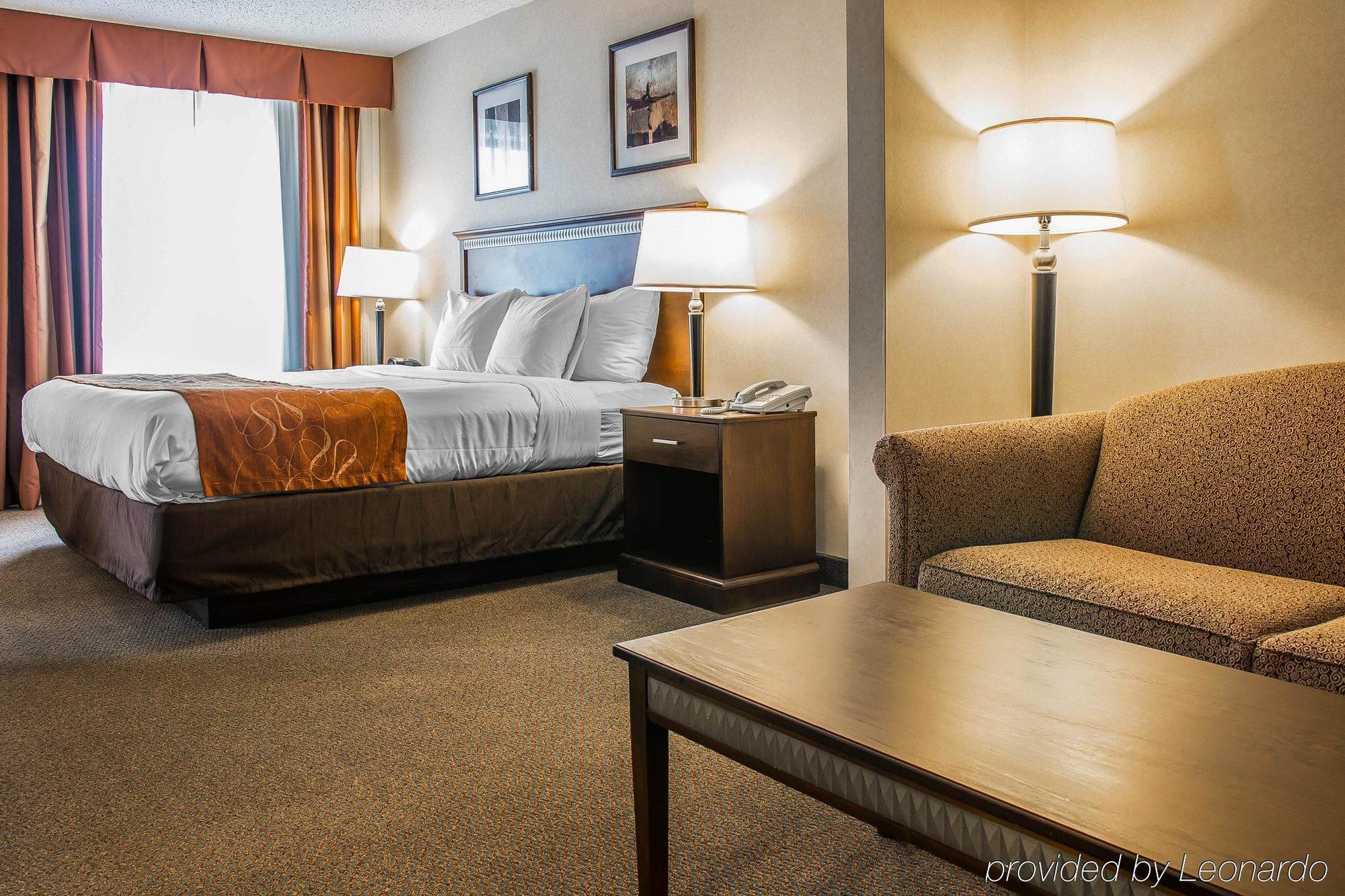 Comfort Suites South Haven Near I-96 Экстерьер фото