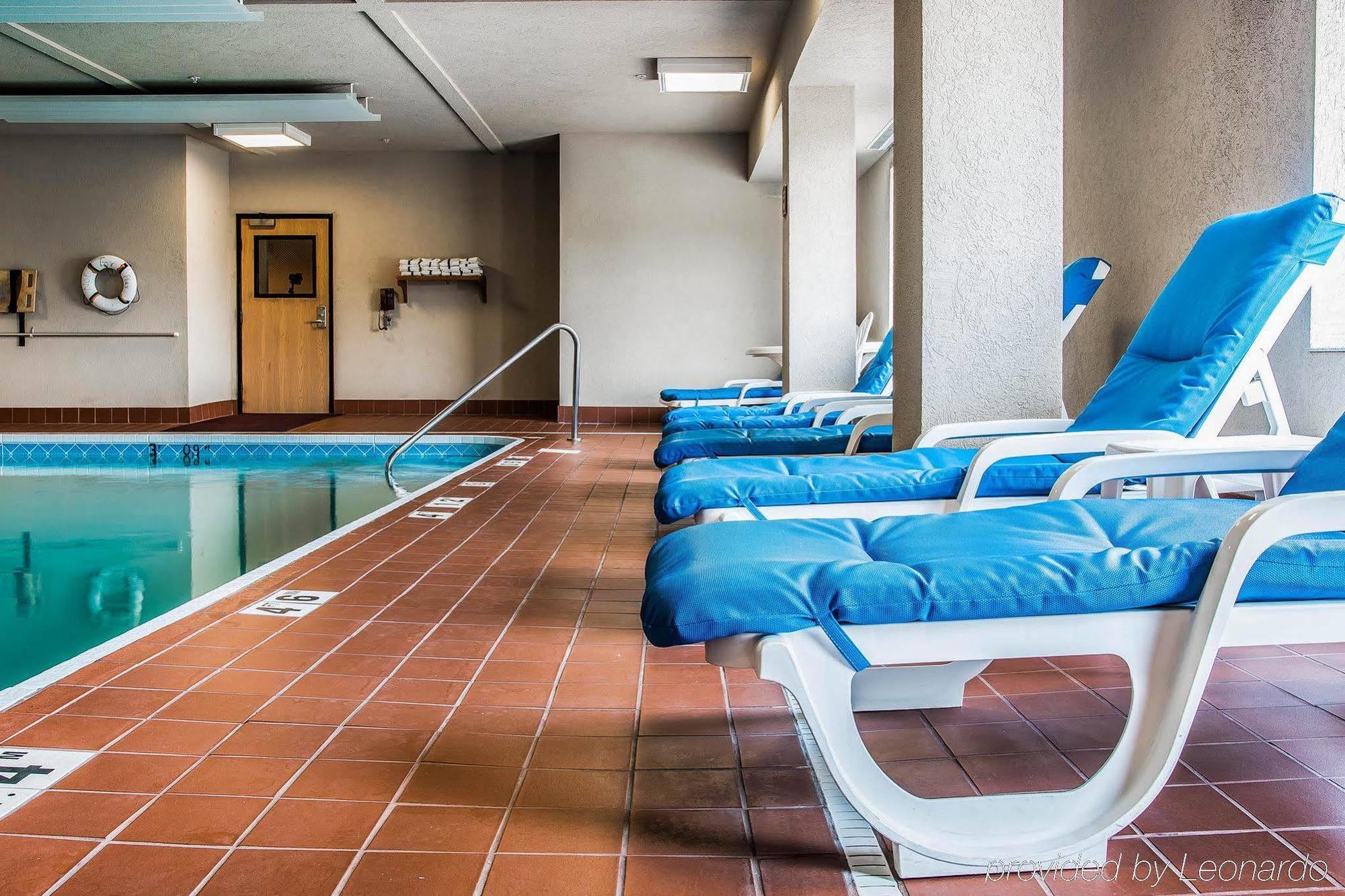 Comfort Suites South Haven Near I-96 Экстерьер фото